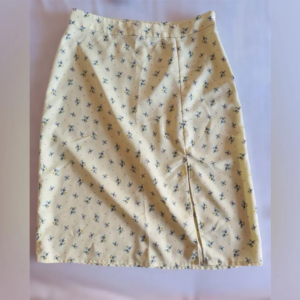 BCBG Max Azria Butter Yellow Floral Slit Skirt Sz 4 | Coquette Soft Girl Slip